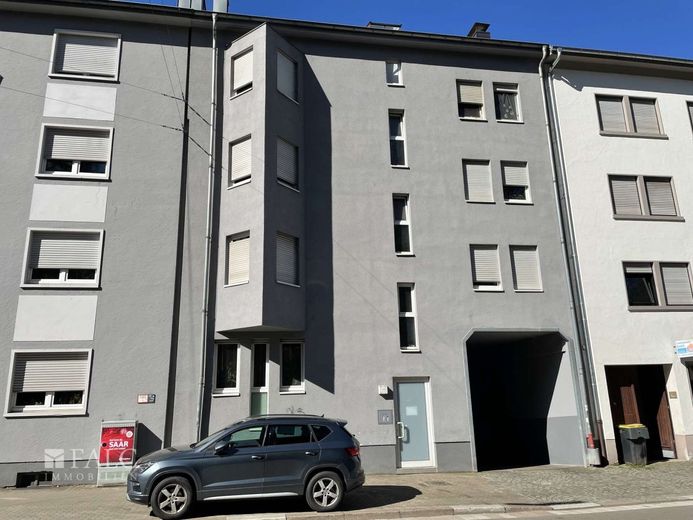 Attraktive 2 Zimmer Wohnung mit Parkplatz und Balkon – Außenansicht