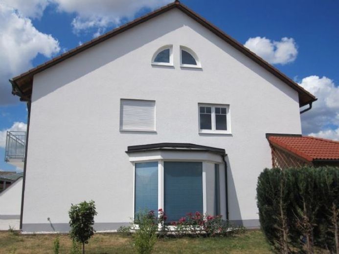 Senza provvigione d'agenzia! Incantevole casa bifamiliare in posizione centrale a Eitensheim! – Foto 1