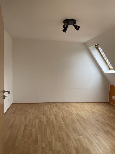 Zimmer groß  unten 