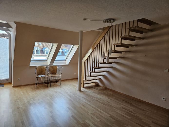 Wohnzimmer 1. DG mit Treppe