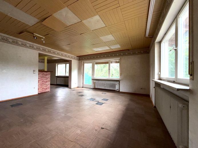 Freistehendes 2-Familienhaus * in MÜHLHAUSEN – OG, Wohnzimmer