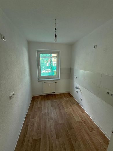 Gemütliche 2-Zimmer mit Balkon, Laminat und Dusche in ruhiger Lage – PHOTO-2026-06-09-09-43-50 (4)