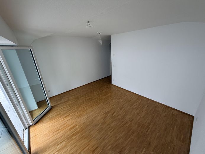 شقة مشرقة وواسعة مكوّنة من 3,5 غرف مع تجهيزات راقية في باد ميرغنتهايم – Schlafzimmer