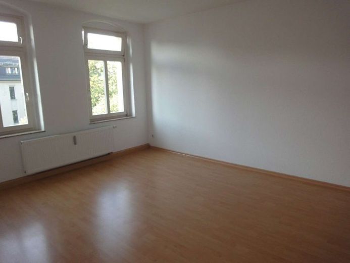 Helle Whg. im 1.OG - Bad mit Fenster - Laminat - sep. Küche ! frei ab SOFORT ! – Foto 1