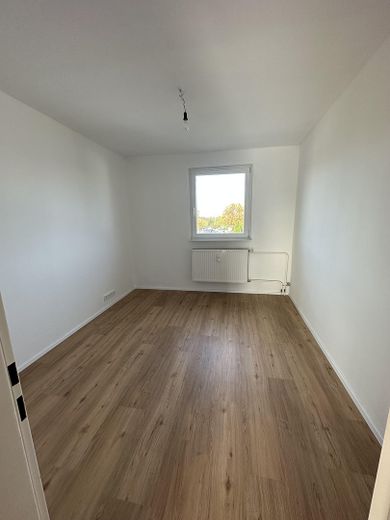 Exclusively modernized 3-room apartment with south-facing balcony, new bathroom & fitted kitchen – Foto 10