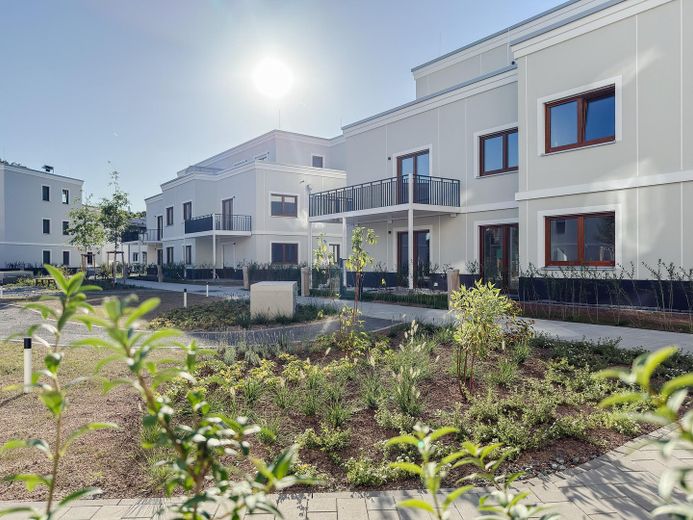 Erstbezug! Familienfreundliche 4-Zimmer-Wohnung im Grünen! – Foto 1