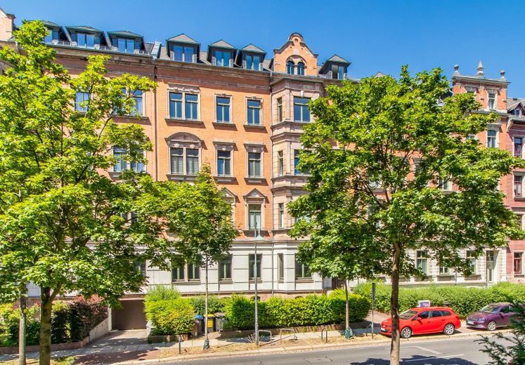 6% Rendite - neu modernisiert & vermietet: energieeffizienter Wohntraum, EBK, Wellness-Bad, Top-Lage – Außenansicht