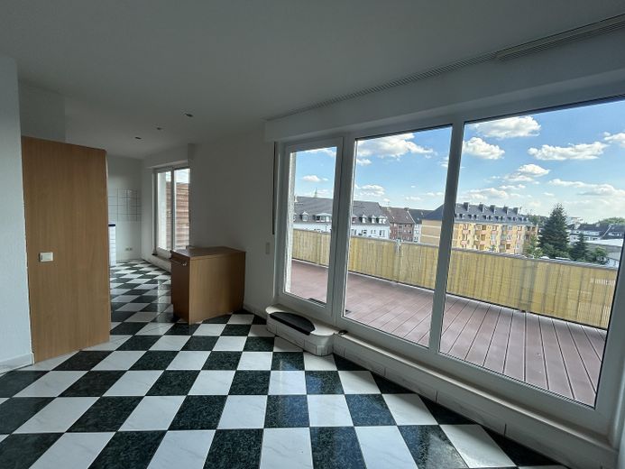 74qm Dachgeschosswohnung mit Phenthouse-Feeling mit 25qm Dachterrasse und Garage optional – Foto 7