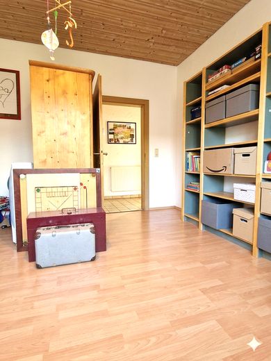 spaziosa casa plurifamiliare con garage a Maxhütte-Haidhof – EG-Schlafzimmer