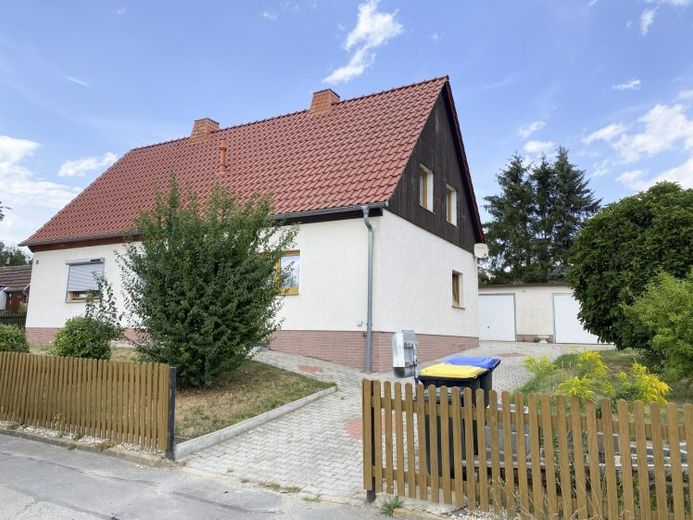 Entkernte Doppelhaushälfte mit 2 Garagen, Tageslichtbad & Garten in ruhiger Lage! – Foto 1