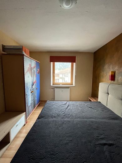 Zentral in Oberammergau- 3 Zimmer- Balkon mit Bergblick- 83qm - 1.OG – Schlafzimmer