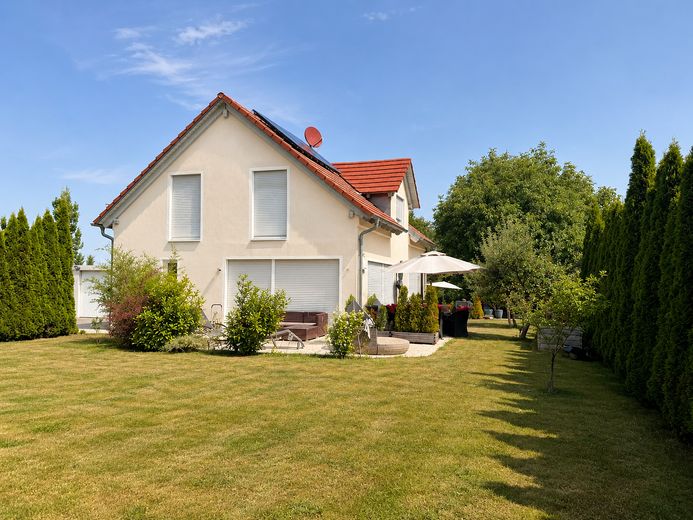 676 m² arsa üzerinde 324 m² kullanım alanına sahip müstakil müstakil ev – Fotoğraf 42