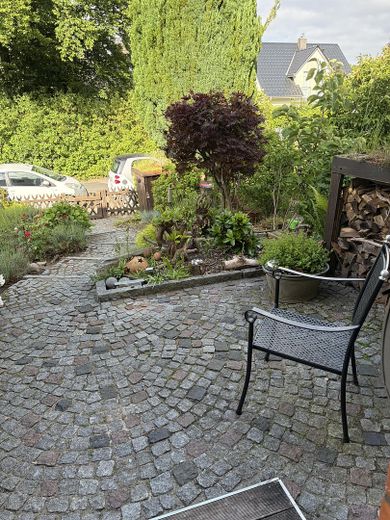 20_Vordergarten Blick z Straße