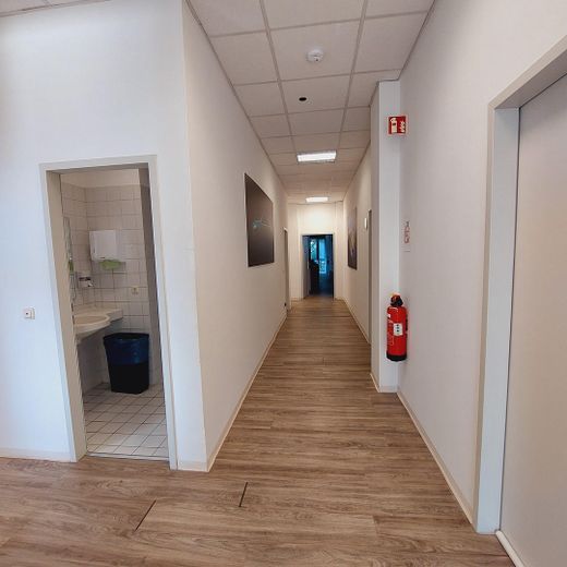 Provisionsfrei: 320 m² moderne Bürofläche in Unterschleißheim – „Plug & Play“ mit Solarstrom-Vorteil – Flur