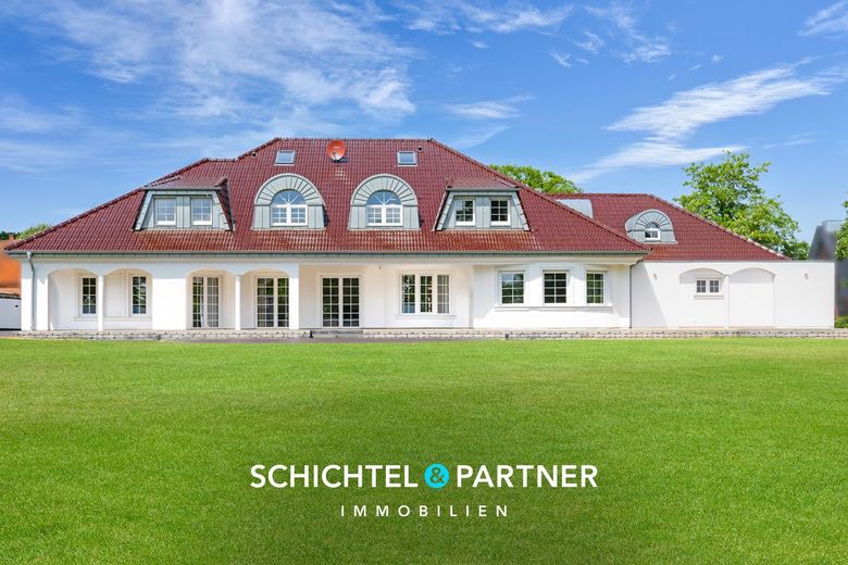 Baden | Herausragende Luxusvilla am Weserhang mit Wellness-Landschaft – S&amp;P | Rückansicht