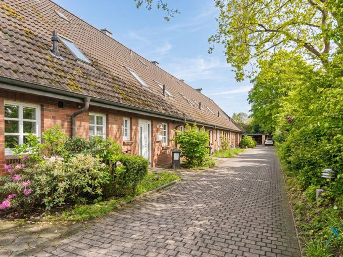 Gepflegtes Reihenmittelhaus mit Carport – फोटो 1