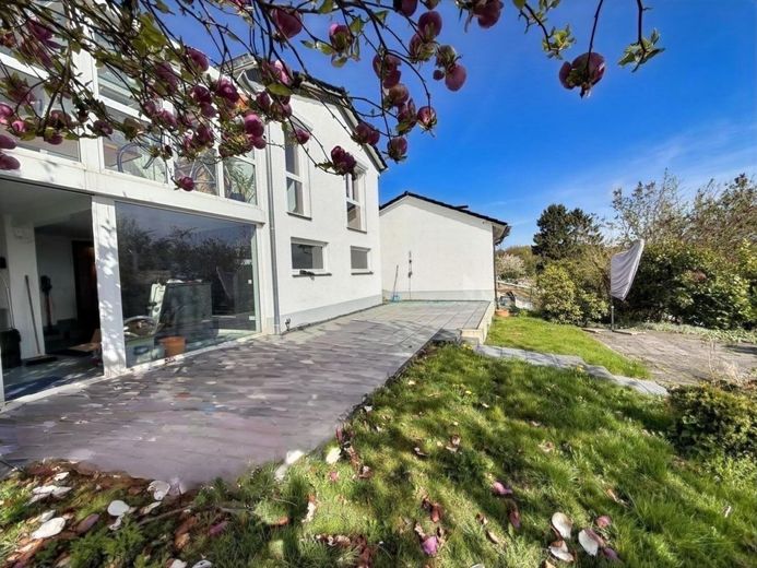 Modernes Familienparadies in Wuppertal-Heckinghausen -  kernsaniertes Einfamilienhaus mit Fernblick – Terrassenfläche