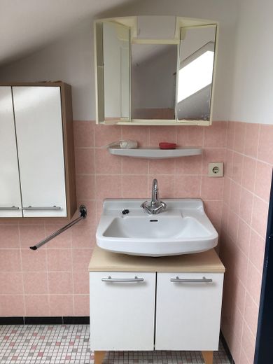 Whg. DG Bad/Waschbecken