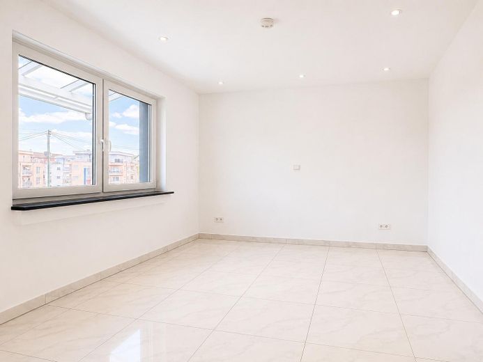 Wellnessbereich inklusive: Wohnen auf hohem Niveau mit viel Licht und spürbarem Wohnluxus – Zimmer 1 EG