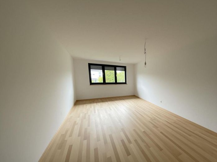 Hochwertig modernisiertes Einfamilienhaus in begehrter, stadtnaher Lage (provisionsfrei, Erstbezug) – Elternzimmer
