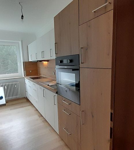 Attraktive und ruhige Wohnung in 95138 Bad Steben. – Küche 02
