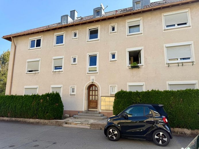 2-Zimmer Wohnung in begehrter Wohnlage – Gesamtansicht Gebäude