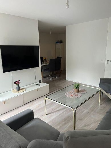 Tasteful 3-room apartment with upscale interior and balcony in Munich Perlach – Foto 9