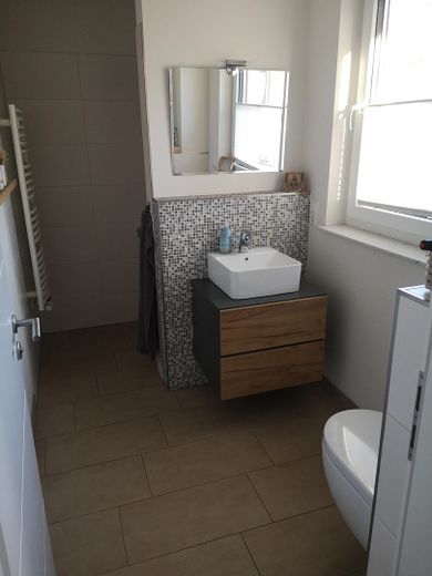 Charmantes Einfamilienhaus in ruhiger 2. Reihe – Gäste WC