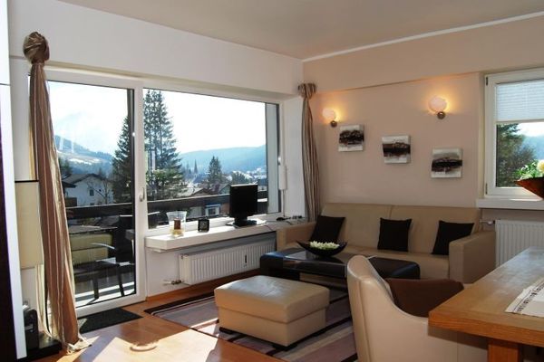 Zwei 2- Zi-Luxus Wohnungen (je 60 q o.r 4-Zi. Whg. m. 120 qm) grandiosem Ausblick.
