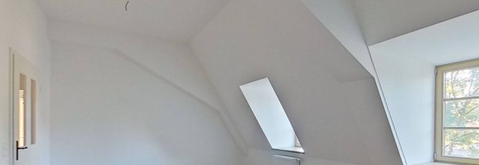 Traumhafte 3-Zi.-Dachgeschosswohnung in historischem Ambiente am Schloss – Ansicht I: Wohn- und Esszimmer