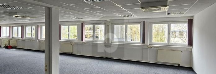 RIESIGE FLÄCHE FÜR IHR UNTERNEHMEN