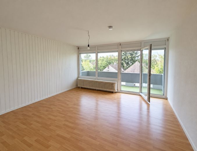 ¡Apartamento de 4 habitaciones en el corazón de Illingen! – Schlafzimmer