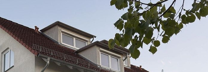 Jasny 3-pokojowy apartament dwupoziomowy (79 m²) z balkonem od południa, 2 łazienkami, wbudowaną kuchnią i miejscem w garażu podziemnym w Nufringen – Außenansicht