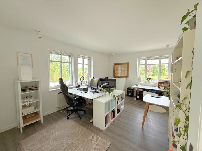 Villa esclusiva progettata da un architetto con vista libera sui prati dell’Ilmenau – Büro