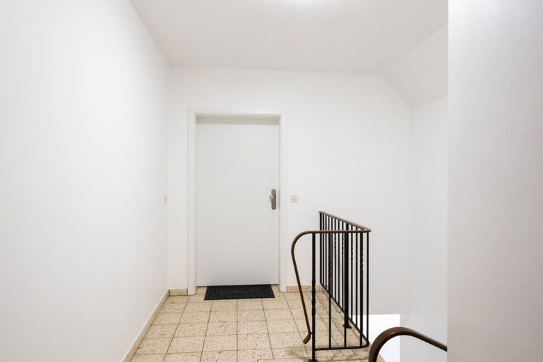 2-Zimmer-Idylle mit Balkon - nur 2 km zum Strandtraum! – Hausflur 1. Obergeschoss