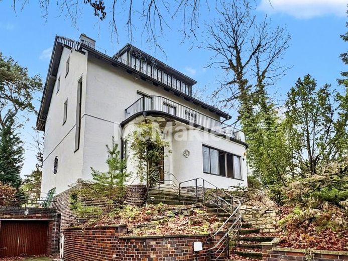 Sanierungsbedürftige Stadtvilla mit großem Grundstück in begehrter Lage von Berlin Steglitz – Foto 1