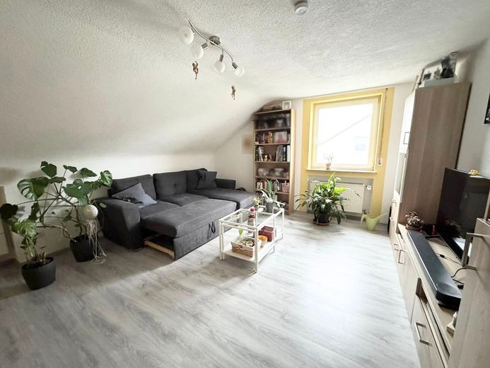 Affascinante appartamento mansardato di 4 locali con giardino privato+garage+posto auto in posizione TOP! – Foto 1