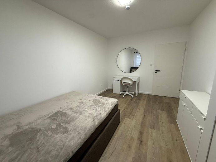 Центральна повністю мебльована 2-кімнатна квартира – Schlafzimmer