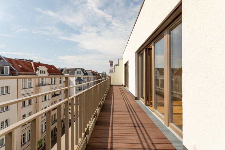 H9-Penthouse 1 → Luxuriöses Penthouse mit Dachterrasse und Panoramablick – Terrasse