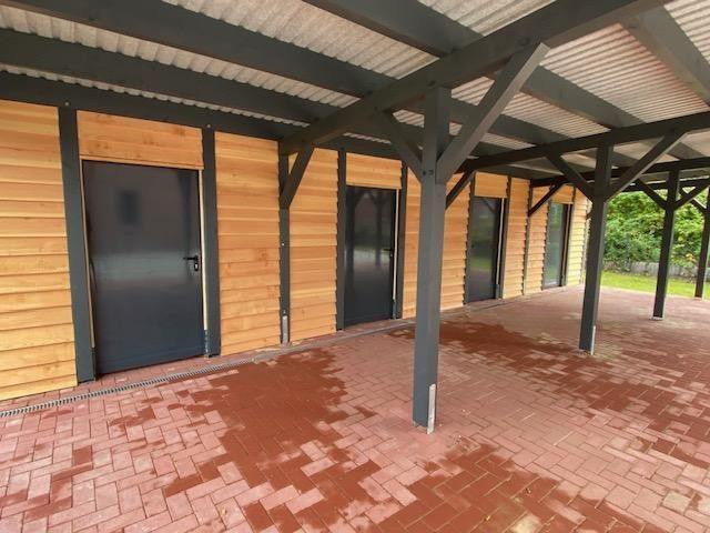 Carport m. Abstellraum