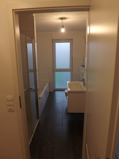 Uygun konumda modern üç odalı daire – Bad