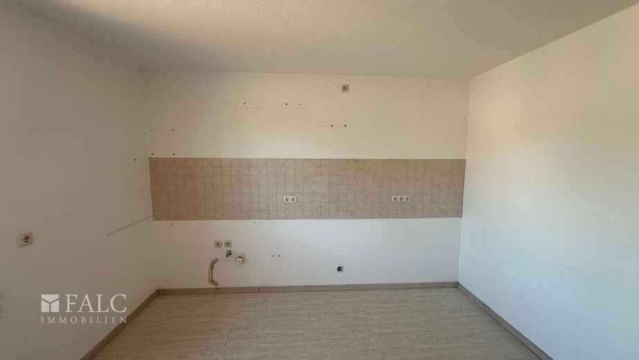 PROVISIONSFREI - Tolle 3-Zimmer-Wohnung in Schollene mit überdachter Terrasse – Küche