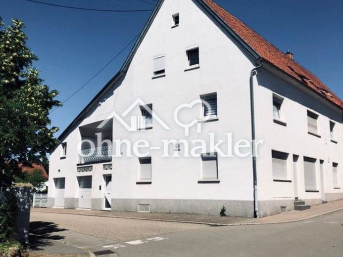 Schöne 3-Zimmerwohnung in zentraler Lage mit EBK – Foto 1