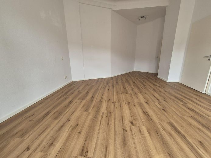 Mieszkanie 2-pokojowe w budynku wielorodzinnym – Schlafzimmer Teilansicht 2