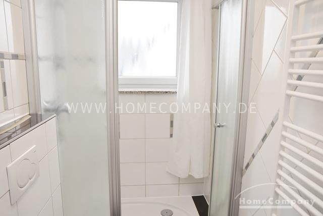 Pattensen, Apartamento nuevo amueblado con techo inclinado en la 1.ª planta de una casa para 2 familias en una zona de nueva construcción. – c8a72ba46fa921c38d996343a1bff76e5723e6d4.jpg