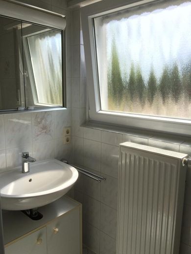Einfamilienhaus mit 5 Zimmern ab sofort zu vermieten – Bad/Dusche EG