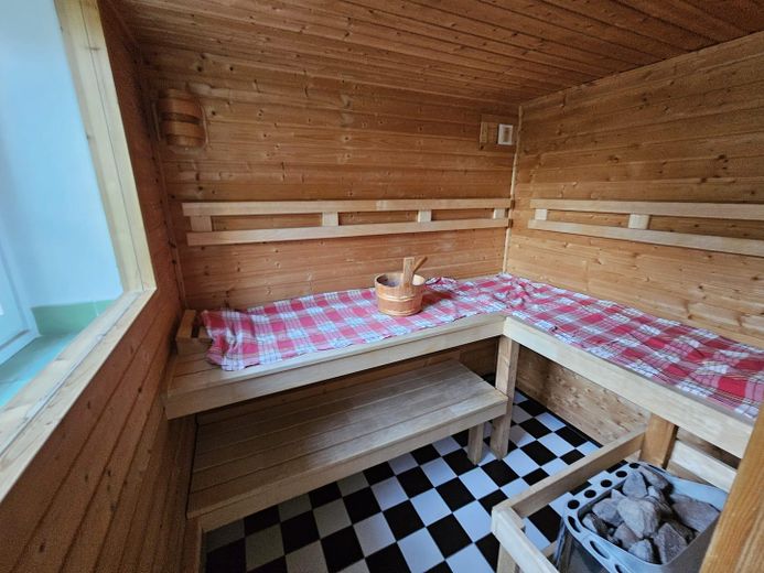 Klassieke rode klinker met oude stijlelementen - twee-onder-een-kapwoning in het noorden van Hamburg – Sauna
