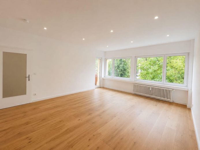Energie-B ! Provisionsfrei ! 4-Zi Lichterfelde West mit Balkon – Wohnzimmer