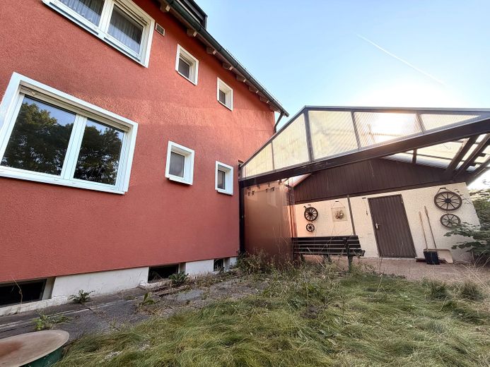 Stilvolle 3-Zimmer-Wohnung mit Fischgrätparkett, XL-Balkon & Kachelofen +++ provisionsfrei +++ – Foto 18