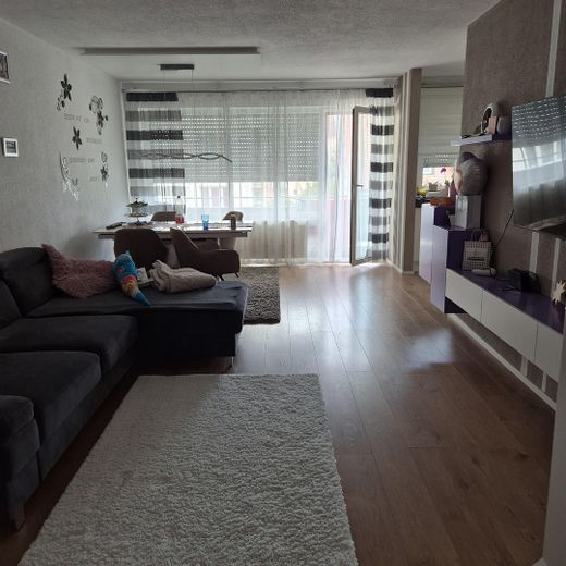 Provisionsfrei - Stilvoll modernisiert: 4-Zimmer-Wohnung in Neu-Ulm – Фотографія 1
